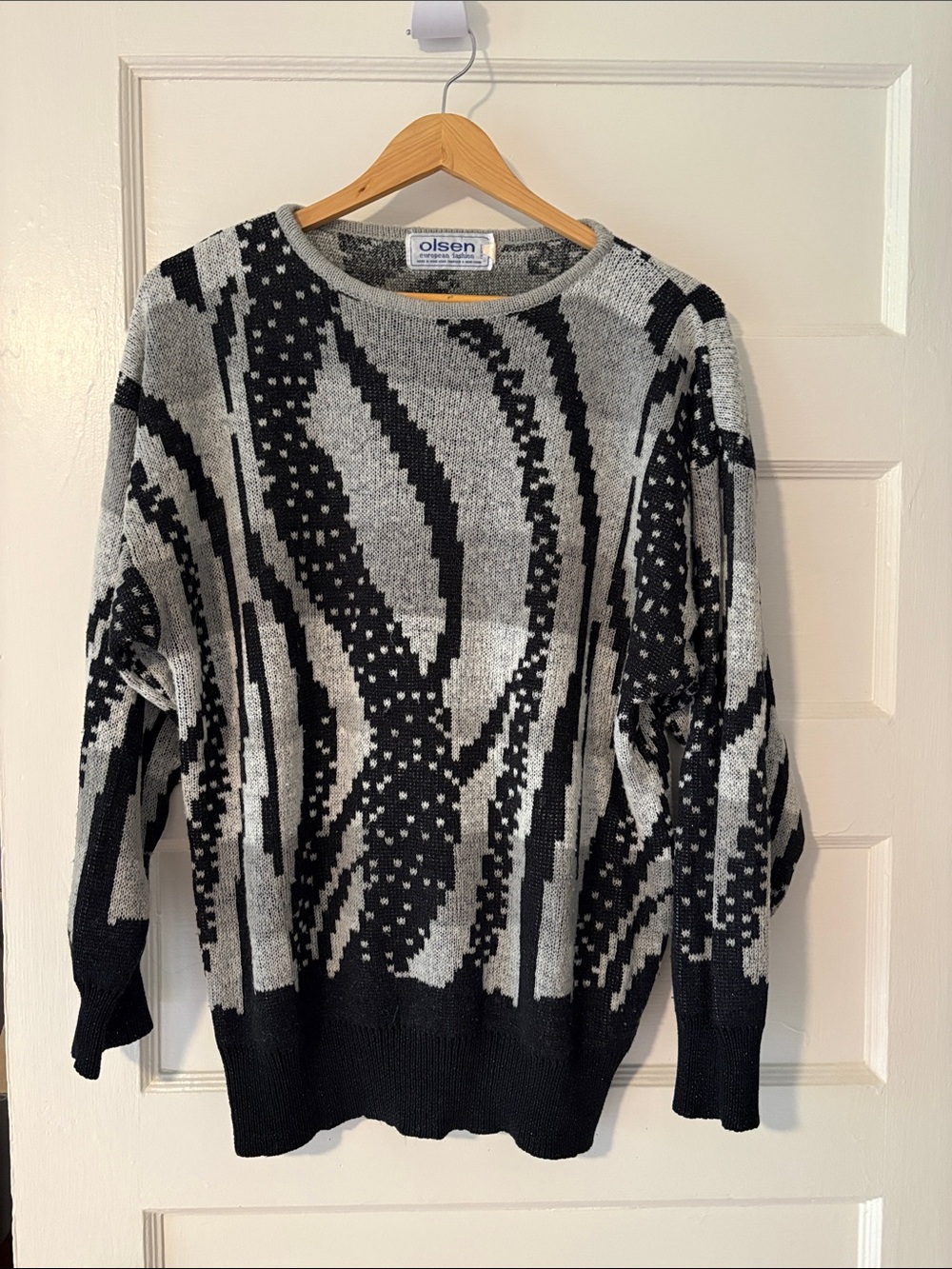 Olsen Black & Gray Abstract Crewneck Sweater